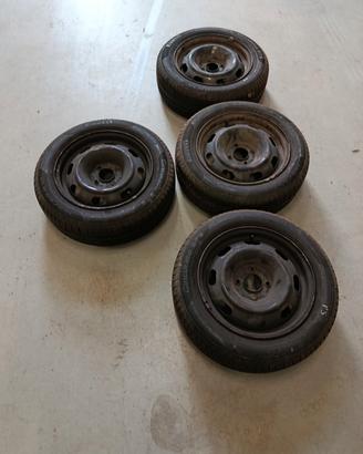 cerchi in acciaio con gomme estive 185/60r15 