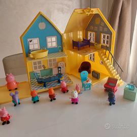 Casa di Peppa Pig con personaggi