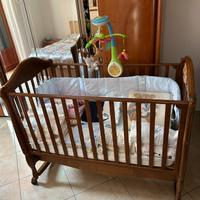 Culla di legno per neonato