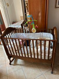 Culla di legno per neonato