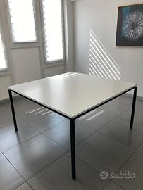 Due tavolo quadrato 130x130cm