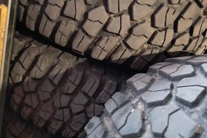 bf goodrich 256/75-15 (33-12.50)