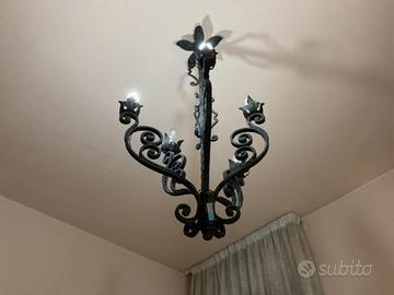 Lampadario artigianale in ferro battuto con 5 luci