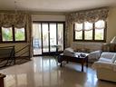 via-abozzi-elegante-e-ampio-bilivello-con-giardino