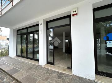 NEGOZIO A MONTEBELLUNA