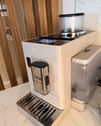 De’Longhi Rivelia Bianca – Come nuova