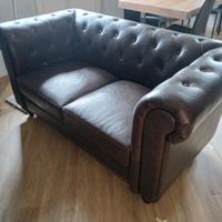 Divano mod Chesterfield pari al nuovo