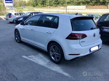 Volkswagen Golf VII 7.5 R Line 1.6 TDI