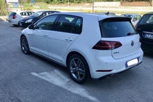 Volkswagen Golf VII 7.5 R Line 1.6 TDI