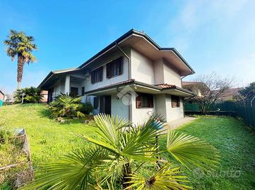 VILLA SINGOLA A PESCHIERA BORROMEO