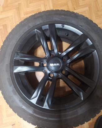 Ruote Pirelli con cerchi in lega MAK 
