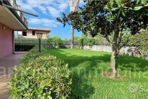 Villetta semindipendente con giardino Fondachello