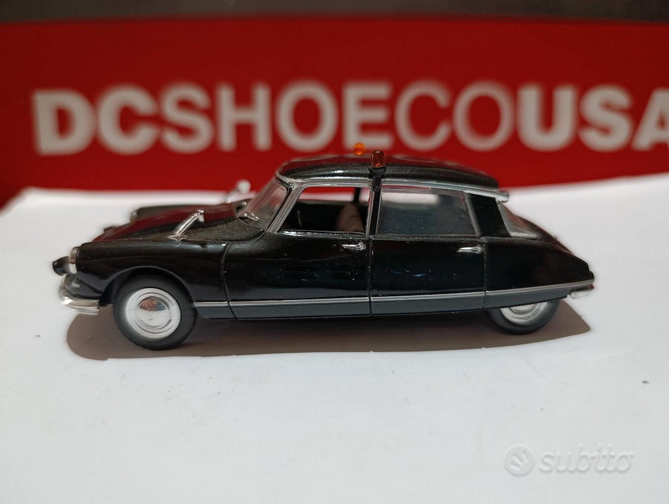 Metosul - Citroen DS pompier - neuf en boite ref 20, Vente aux enchères : Jouets - Trains - Poupées - Automates