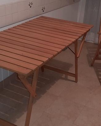 Tavolo e sedie da giardino