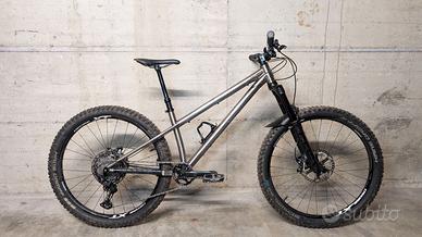 Kingdom Vendetta X3 tg. S 27,5