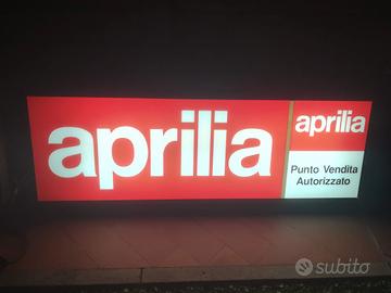 Insegna luminosa Aprilia