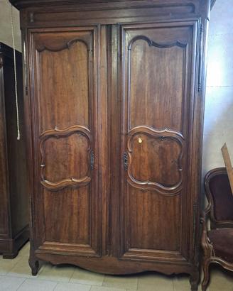 Armadio della metà 700,epoca Luigi xv ,in noce mas