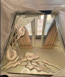 Specchio legno e motivi floreali in argento