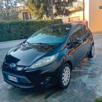 Ford Fiesta 1.4 GPL revisionato 2030 neopatentati