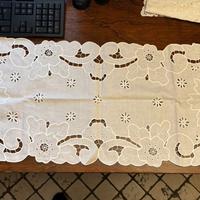 Centrino / runner rettangolare in pizzo bianco