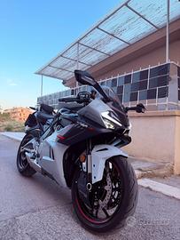 CFMOTO 675 SR