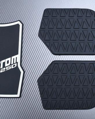 Protezione laterale serbatoio VSTROM 250 2017 2021