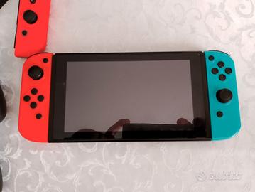 NINTENDO SWITCH COMPLETA DI ACCESSORI E GIOCHI 