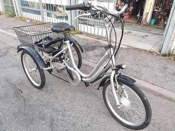 bici 3 ruote con pedalata assistita 