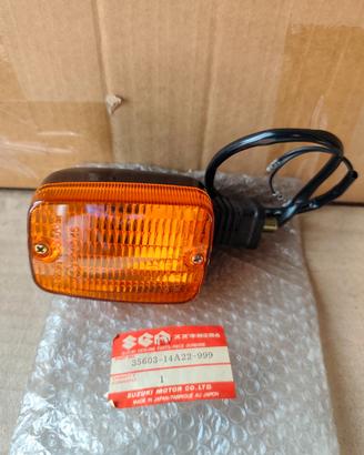 FRECCIA INDICATORE POSTERIORE ORIGINALE SUZUKI NUO