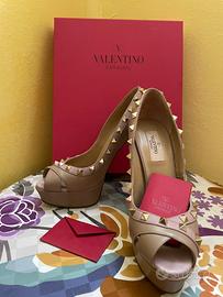 Valentino Garavani rockstud  pump