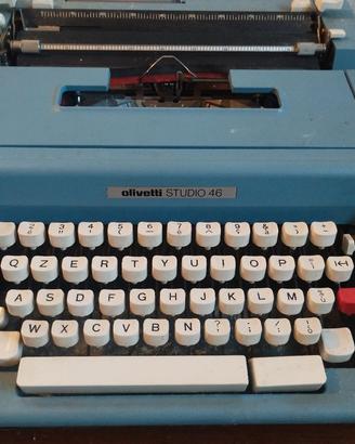 macchina da scrivere  OLIVETTI 