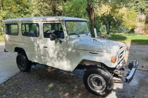 TOYOTA Land Cruiser BJ45