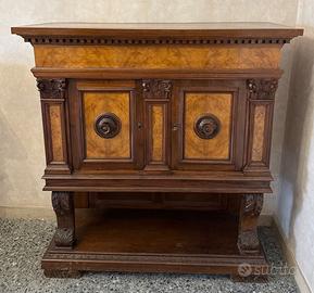 Credenza alta a 2 ante fine 800 neorinascimentale