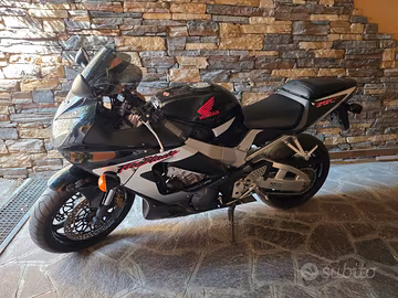 Honda CBR929RR Fireblade - da restaurare