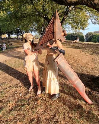 cosplay pyramid head
