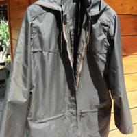 Giacca a vento verde militare