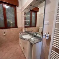 mobile bagno completo di tutto come in foto 