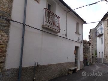 CASA SINGOLA 109mq + TERRENO 50mq circa