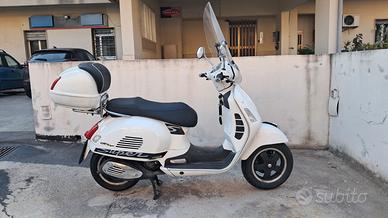 vespa gts 300 anno 2008  