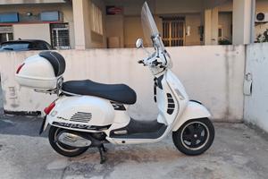 vespa gts 300 anno 2008  