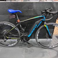 Giant road-e, tg M