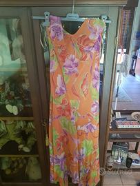 Abito lungo arancione floreale