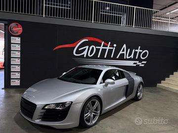 AUDI R8 4.2 V8 FSI QUATTRO R TRONIC SERVICE IN S