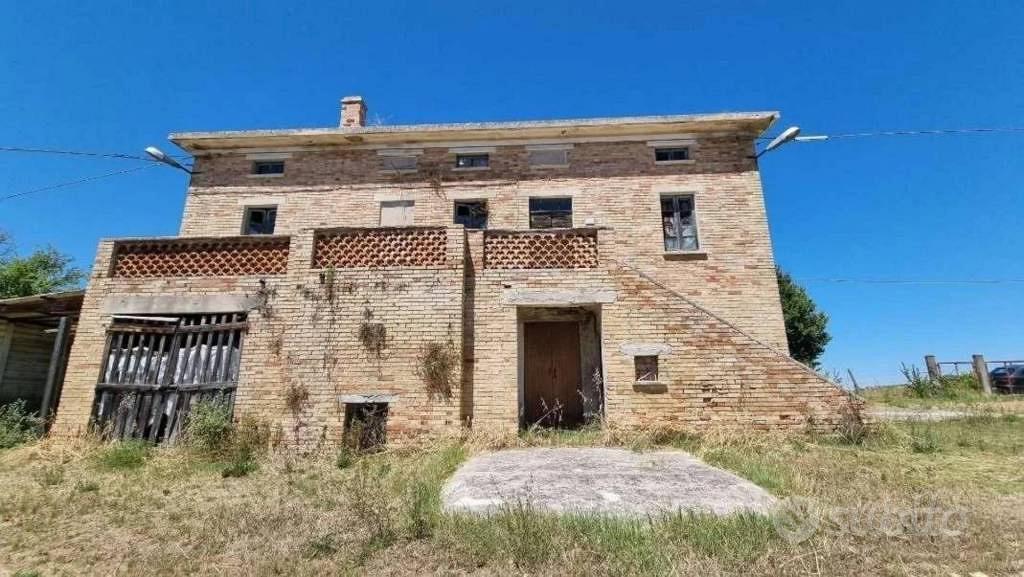 Immobile in asta di 186 m² con più di 5 locali a M - Vista 2