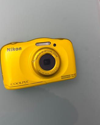 Macchina fotografica digitale subacquea Nikon