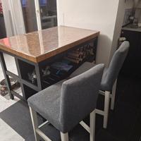 tavolo bancone con due sgabelli 