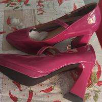Due paia di scarpe nuove 