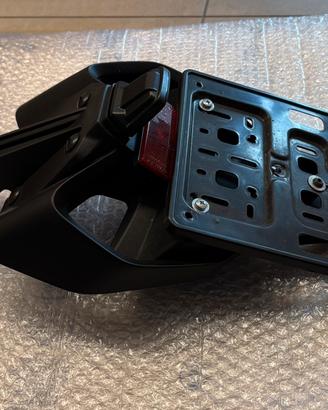 Porta targa originale Yamaha per TMax 560 (2023)