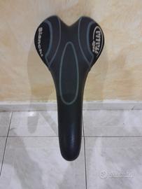 Sella e reggisella bianchi