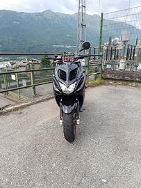 Yamaha aerox 2016